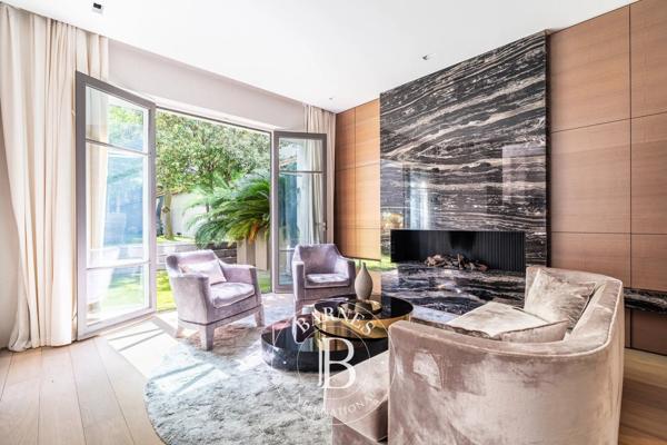 Paris 16ème, Hôtel particulier 8 Chambres -  499 m² à vendre