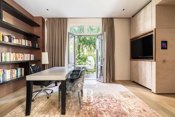 Paris 16ème, Hôtel particulier 8 Chambres -  499 m² à vendre