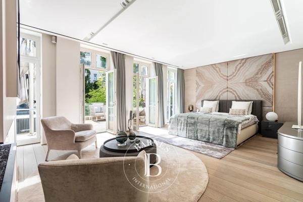 Paris 16ème, Hôtel particulier 8 Chambres -  499 m² à vendre