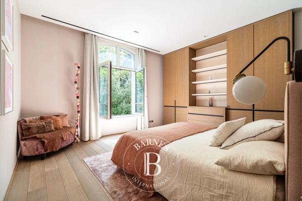 Paris 16ème, Hôtel particulier 8 Chambres -  499 m² à vendre
