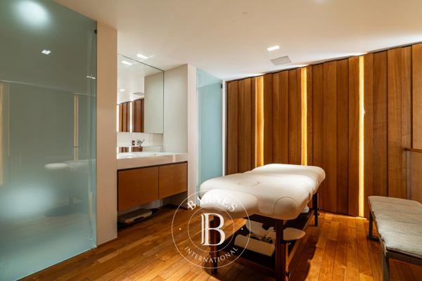 Paris 16ème, Hôtel particulier 8 Chambres -  499 m² à vendre