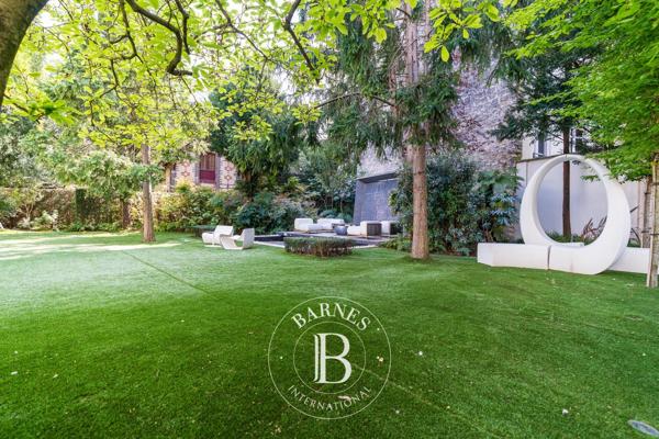 Paris 16ème, Hôtel particulier 8 Chambres -  499 m² à vendre