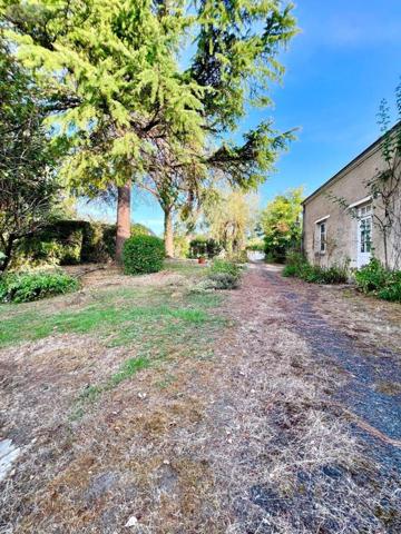 Maison de ville à vendre à Écueillé dans l'Indre (36240), ref : 016/432