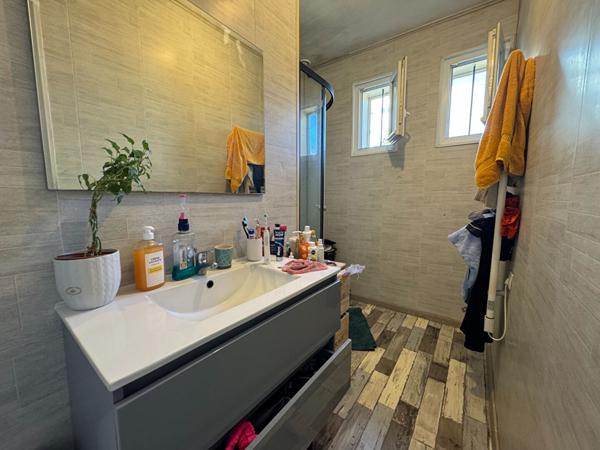 Maison 90m² 3 chambres, 2 garages à proximité des écoles et commerces