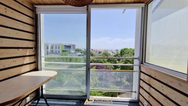 Appartement T2 vue mer avec loggia et parking ? Les Minimes La Rochelle 195 000 € **  - Référence  ND713D2