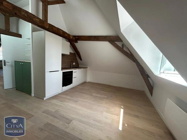 Appartement à louer 3 pièces 56.83m² Douai (59500)
