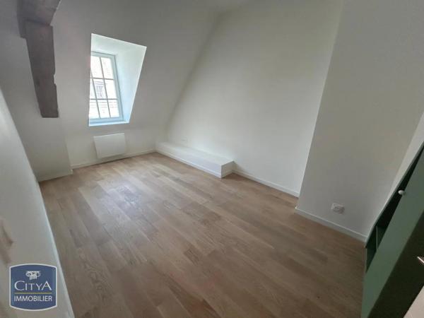 Appartement à louer 3 pièces 56.83m² Douai (59500)