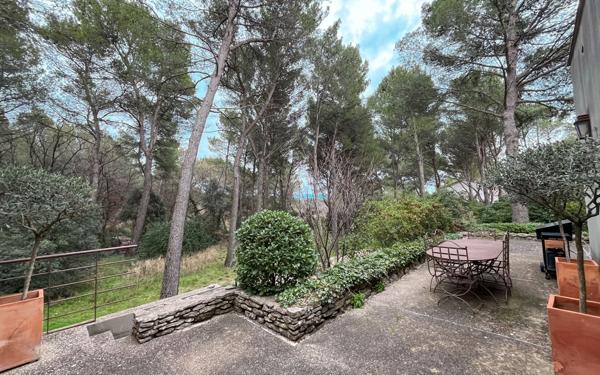 Maison à vendre    5 pièces •  L'Isle-sur-la-Sorgue