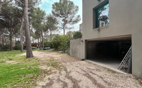 Maison à vendre    5 pièces •  L'Isle-sur-la-Sorgue