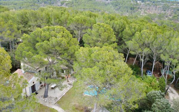 Maison à vendre    5 pièces •  L'Isle-sur-la-Sorgue