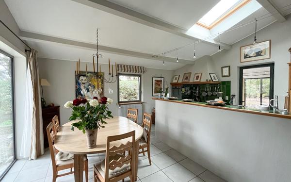 Maison à vendre    5 pièces •  L'Isle-sur-la-Sorgue