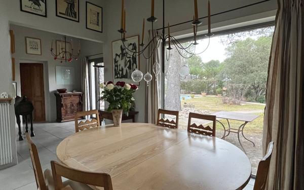 Maison à vendre    5 pièces •  L'Isle-sur-la-Sorgue