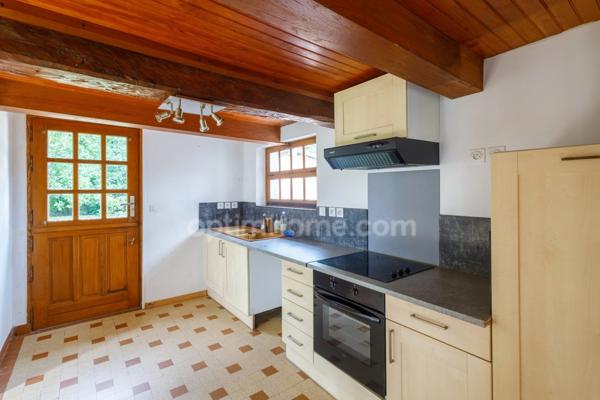 Dozulé - Maison de caractère - 189 m2 habitables - 4/5 chambres - Dépendances - Garages - Terrain 1 ha environ