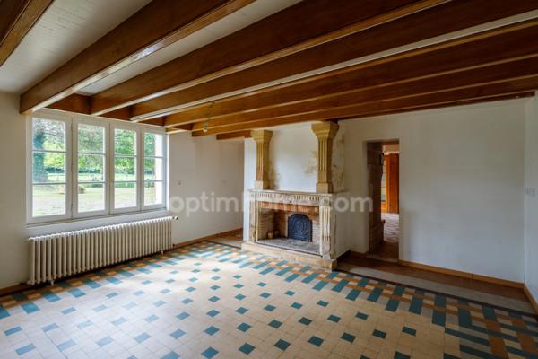 Dozulé - Maison de caractère - 189 m2 habitables - 4/5 chambres - Dépendances - Garages - Terrain 1 ha environ