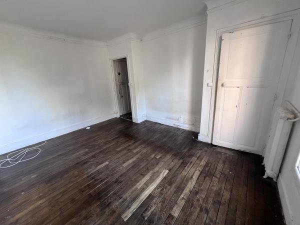 Paris 15ème - Studio avec cave bien situé