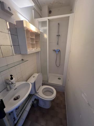 Paris 15ème - Studio avec cave bien situé