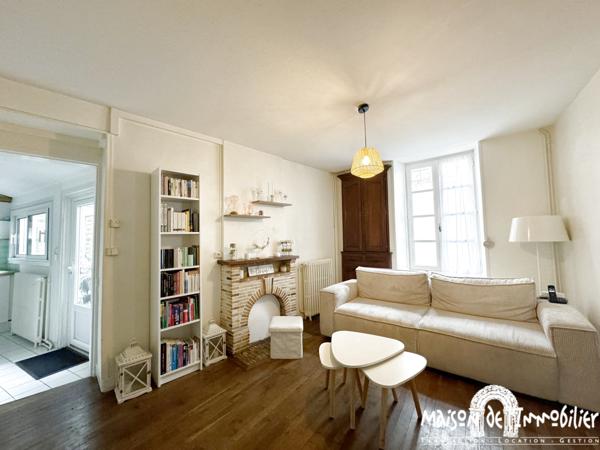 Location Maison de ville - Courette et cave - 4 chambres - 104m² - COGNAC quartier Vieux Cognac