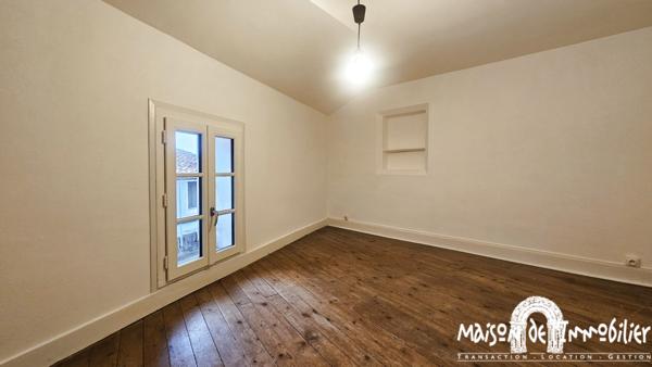 Location Maison de ville - Courette et cave - 4 chambres - 104m² - COGNAC quartier Vieux Cognac