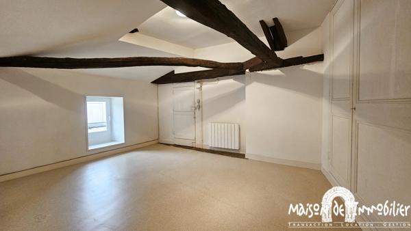 Location Maison de ville - Courette et cave - 4 chambres - 104m² - COGNAC quartier Vieux Cognac