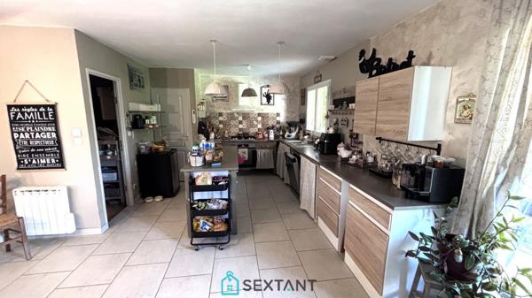 MAISON FAMILIALE CONTEMPORAINE DE 155 m² SUR 1 200 m² DE TERRAIN