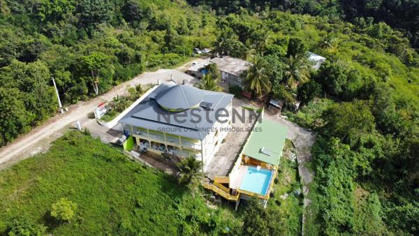 A VENDRE IMMEUBLE D'APPARTEMENTS MEUBLES A SAINTE-ANNE