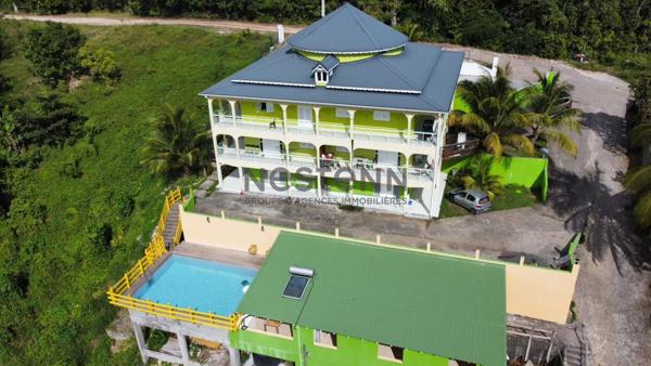 A VENDRE IMMEUBLE D'APPARTEMENTS MEUBLES A SAINTE-ANNE