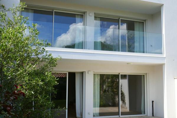 LE BOUSCAT  DUPLEX D'ARCHITECTE AVEC ENTREE INDEPENDANTE  AVEC UN ESPRIT MAISON ET JARDIN PRIVATIF