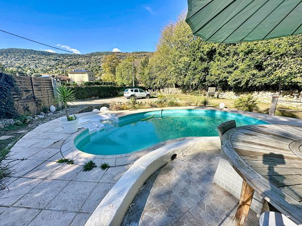 Maison Provençale à vendre à Peymeinade - 5 pièces, 4 chambres