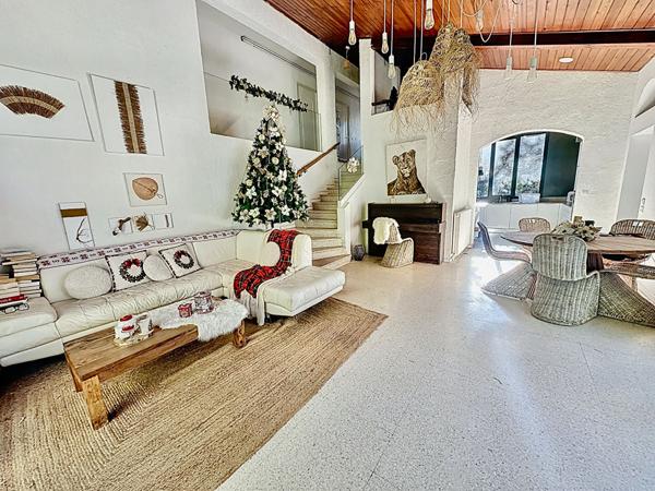 Maison Provençale à vendre à Peymeinade - 5 pièces, 4 chambres