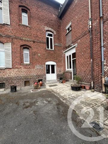 Maison à vendre  8 pièces - 185 m 2   ST QUENTIN  - 02