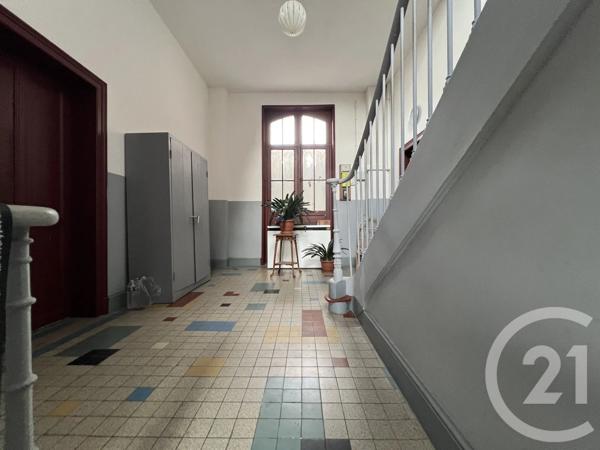 Maison à vendre  8 pièces - 185 m 2   ST QUENTIN  - 02