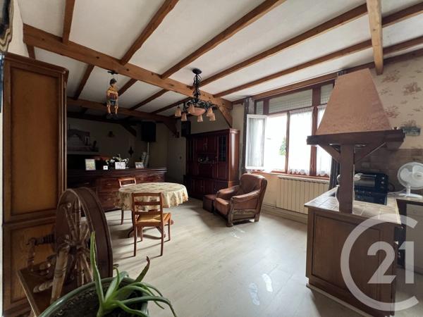 Maison à vendre  8 pièces - 185 m 2   ST QUENTIN  - 02