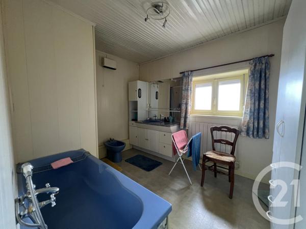 Maison à vendre  8 pièces - 185 m 2   ST QUENTIN  - 02