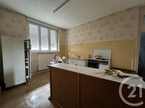Maison à vendre  8 pièces - 185 m 2   ST QUENTIN  - 02