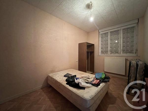 Maison à vendre  8 pièces - 185 m 2   ST QUENTIN  - 02