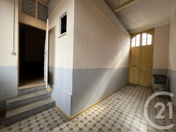 Maison à vendre  8 pièces - 185 m 2   ST QUENTIN  - 02