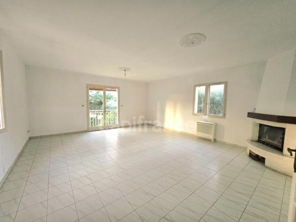 Maison à vendre 4 pièces LA CIOTAT (13) plein pied 120 m2 Piscine et Garage