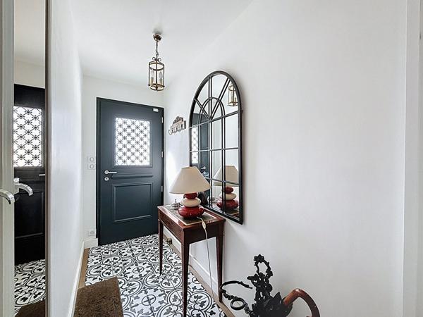LAGORD, QUARTIER CALME, AGRÉABLE MAISON FAMILIALE DE 182m²