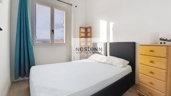 DERNIER ETAGE T2 MEZZANINE TERRASSE VUE PISCINE