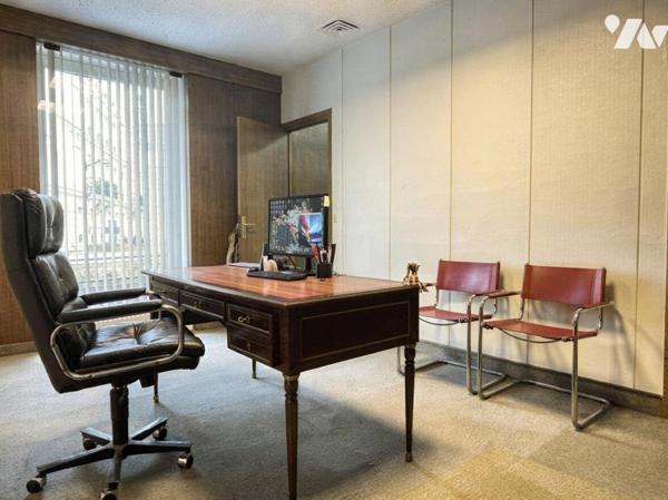 LOCAL COMMERCIAL 120m² - Paris 9e - Rue La Fayette 