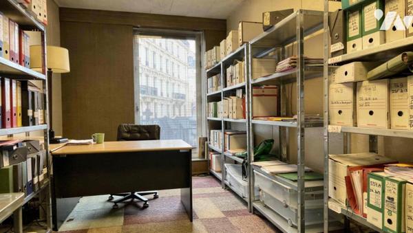 LOCAL COMMERCIAL 120m² - Paris 9e - Rue La Fayette 