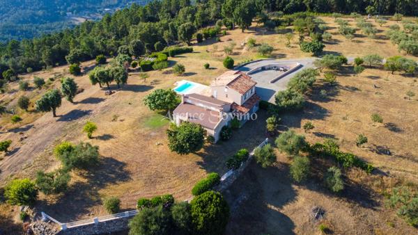 Propriété d’exception sur 5 hectares au coeur du Massif de Tanneron avec piscine vue dégagée sur les collines
