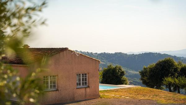 Propriété d’exception sur 5 hectares au coeur du Massif de Tanneron avec piscine vue dégagée sur les collines