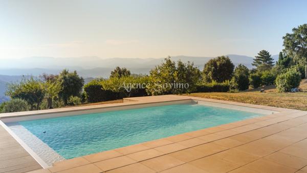 Propriété d’exception sur 5 hectares au coeur du Massif de Tanneron avec piscine vue dégagée sur les collines