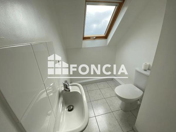 Location Studio 31.4 m² - 23 RUE MOULIN AUX COULEURS Quimper 29000