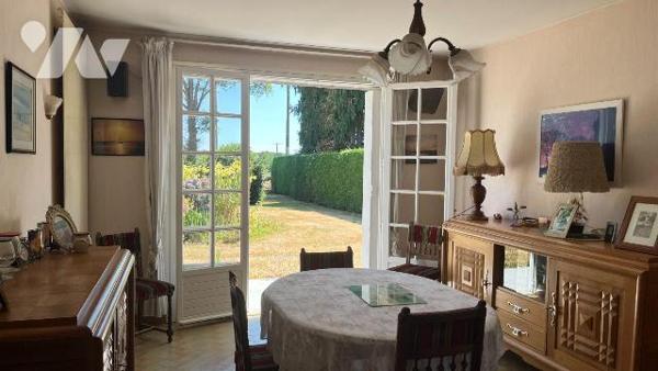 Maison indépendante exposée plein Sud avec dépendance - Terrain constructible de 2 520m2

Sit...