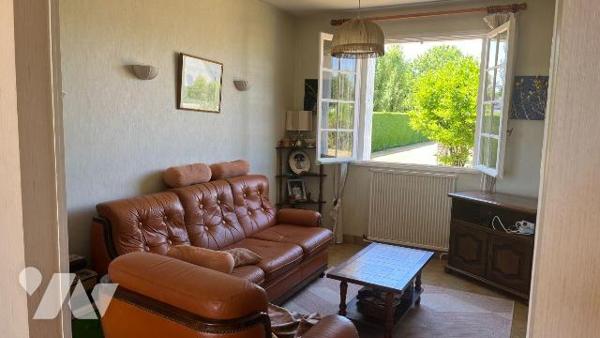 Maison indépendante exposée plein Sud avec dépendance - Terrain constructible de 2 520m2

Sit...