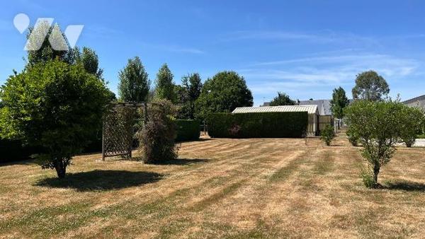 Maison indépendante exposée plein Sud avec dépendance - Terrain constructible de 2 520m2

Sit...