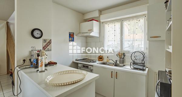 À vendre Maison 3 pièces 65 m² - Saint-savin 33920