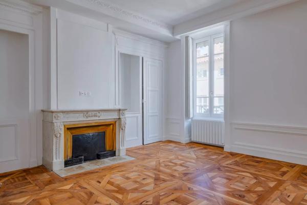 APPARTEMENT T2 - HYPER CENTRE - RUE SAINTE HELENE
